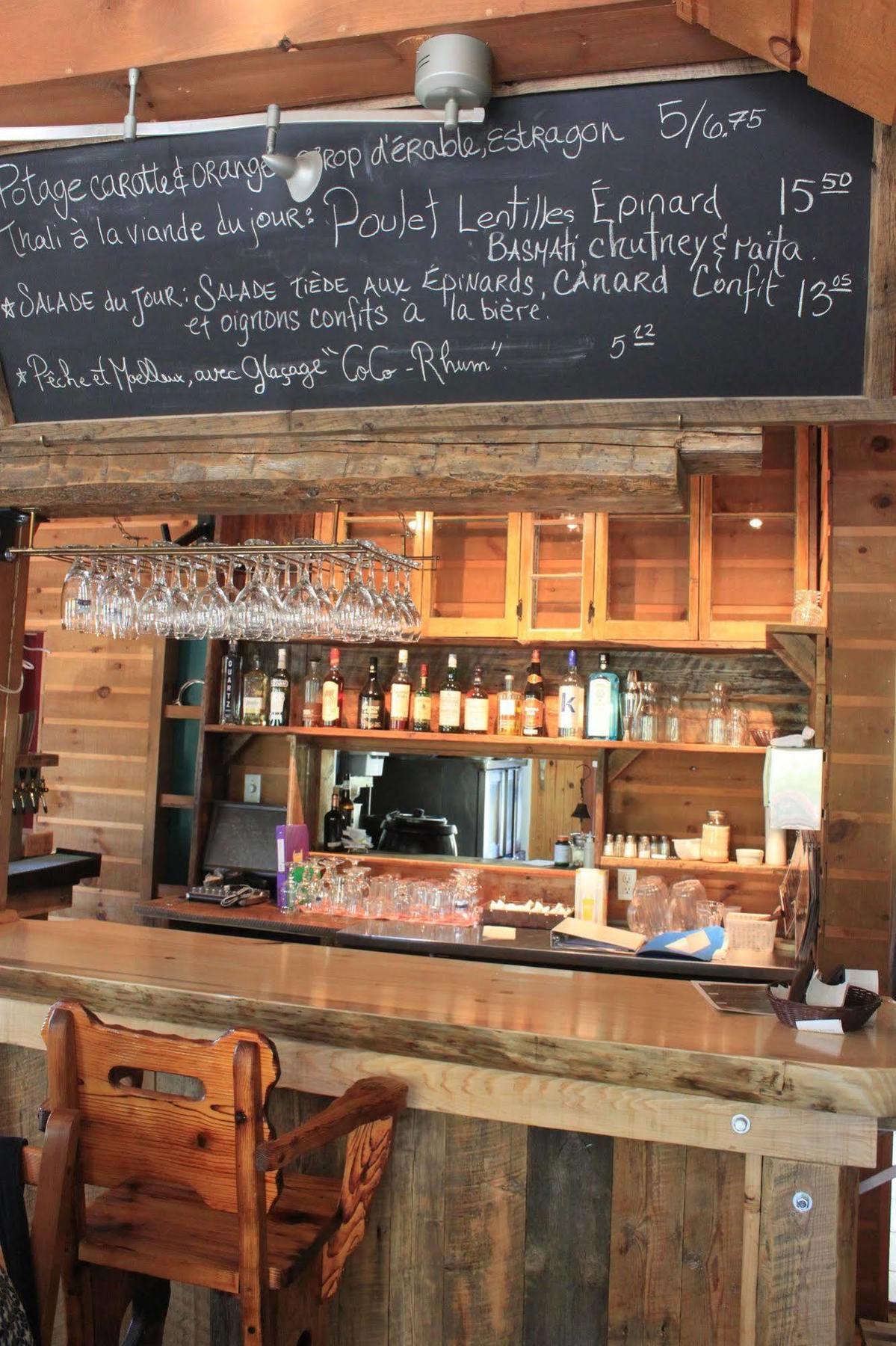 Auberge Micro-Brasserie Le Baril Roulant Val-David Extérieur photo